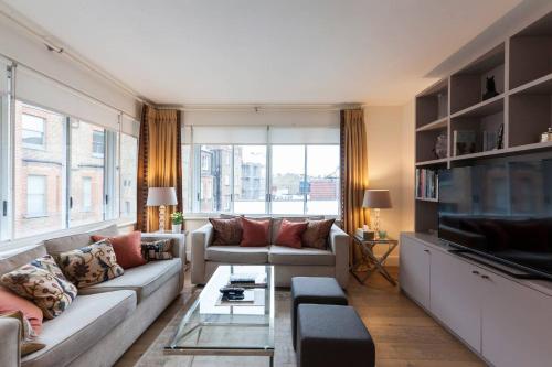 Bright 2 Bedroom Apartment Chelsea