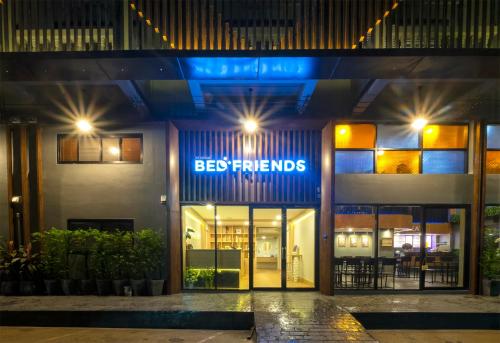 BED FRIENDS POSHTEL - 출입구
