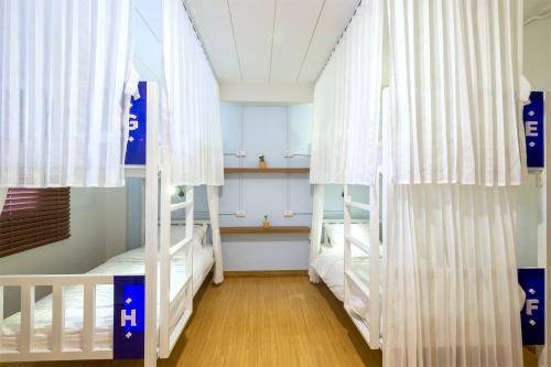 1 bunk bed