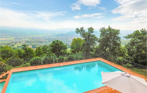  Awesome home in Città di Castello w/ Outdoor swimming pool, WiFi and Outdoor swimming pool, Pension in Città di Castello