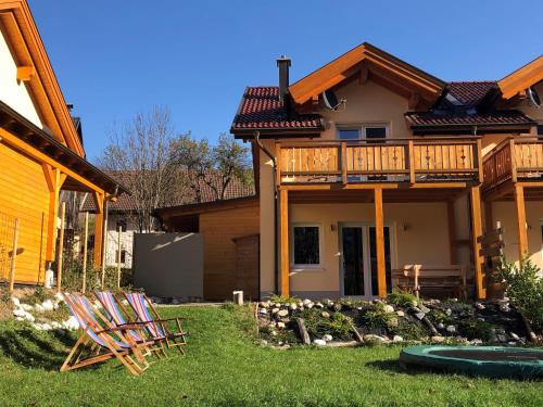 Berghaus Christel - bij skilift - grote tuin met bergbeek in Arnoldstein, Österreich