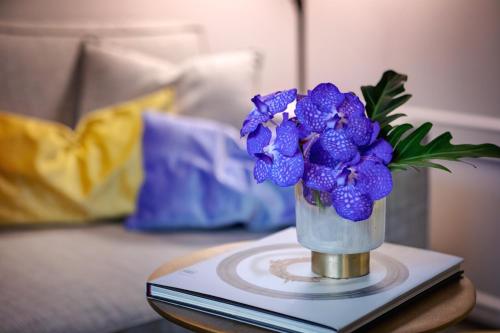 Singer Palace Hotel - image 12