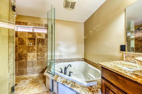 580 Hunter Ridge Dr - View~Topia - image 3