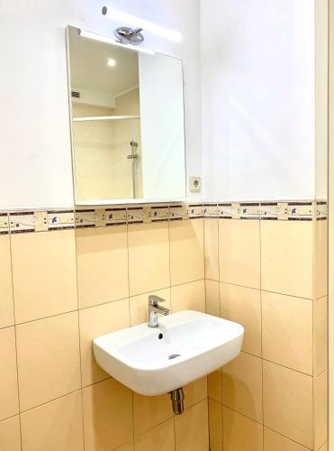 One Bedroom Studio Kiev city center - image 5