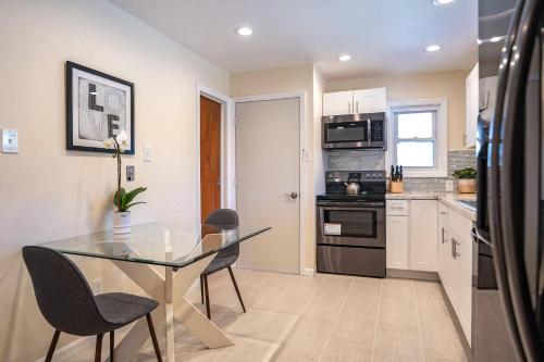 Fabulous Mid Century 4BR 3Bath House in 威尼斯公園