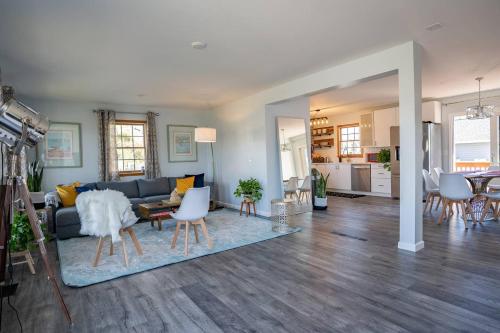 New Luxury Family Getaway with Designer Touches in 威尼斯公園