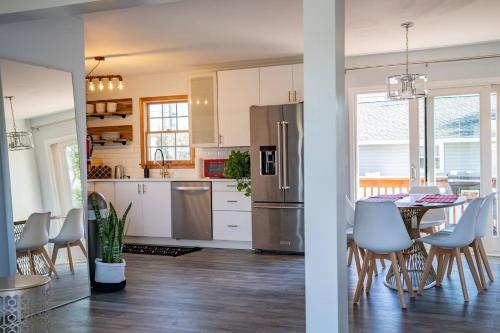 New Luxury Family Getaway with Designer Touches in 威尼斯公園