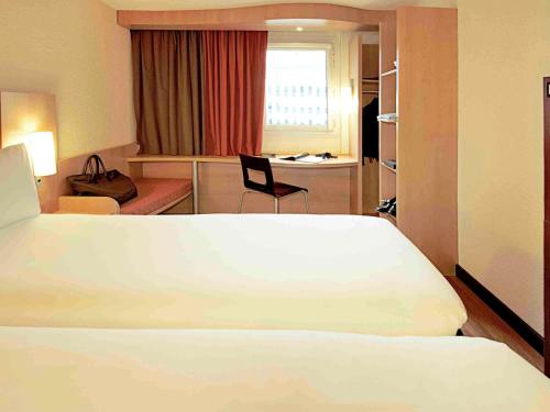 Standard Room with 2 Single Beds