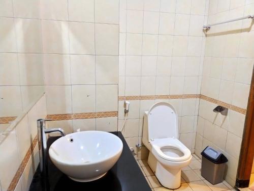 HOTEL & WISMA BINTANG JADAYAT Room Type - Double or Twin Room
