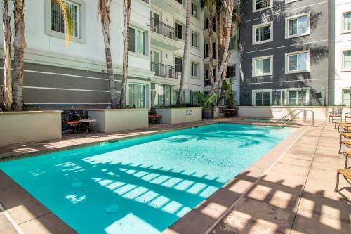 Luxe Apts in Mission Valley by WanderJaunt - image 4