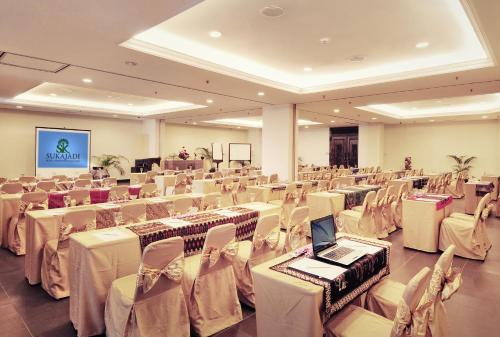 Sukajadi Hotel, Convention and Gallery - 비즈니스 센터