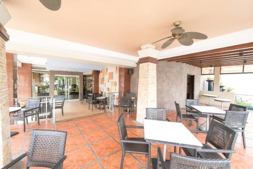 Restaurant, Mo2 Westown Hotel and Resort in Mandurriao
