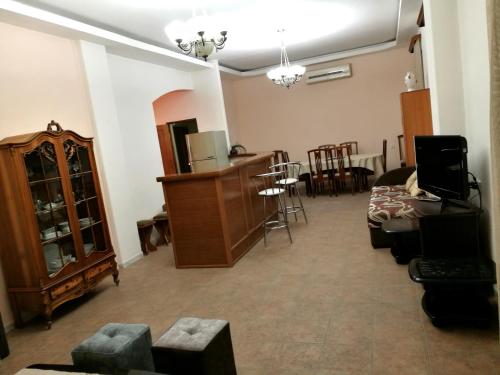 Penthouse in the City center with BBQ terrace, Ereván