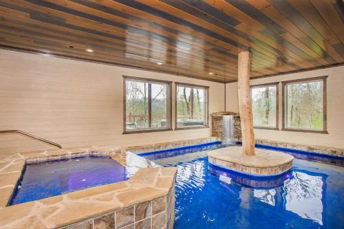 Lazy River Lodge In Sevierville Tn Reviews Prices Planet Of