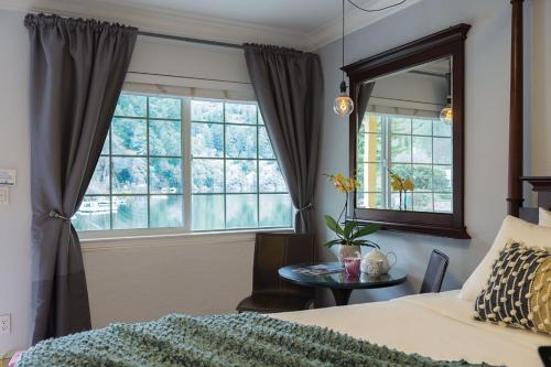 1 queen bed