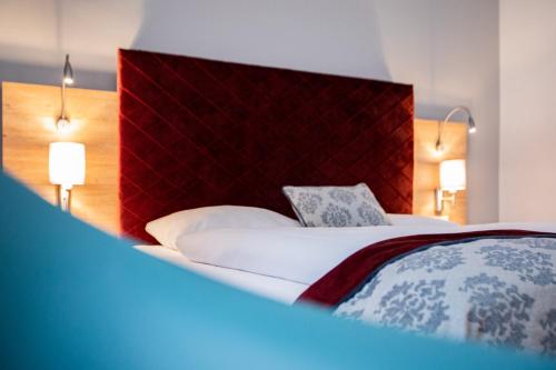 Hotel Elefant Family Business – Salzburg, IA