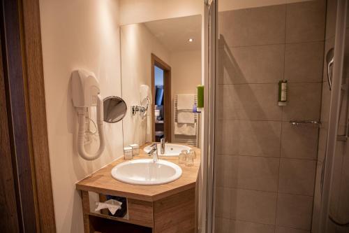 Premium Double Room image 8