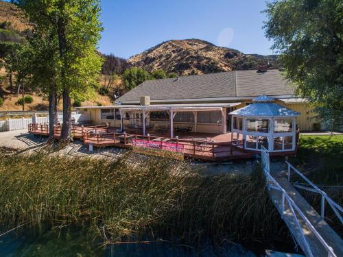 The Lodge at Blue Lakes