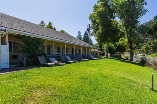 The Lodge at Blue Lakes