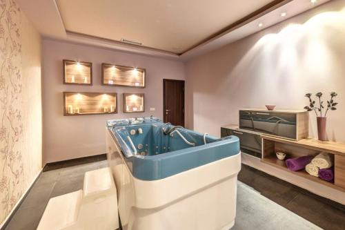 Sana Spa Hotel - image 7