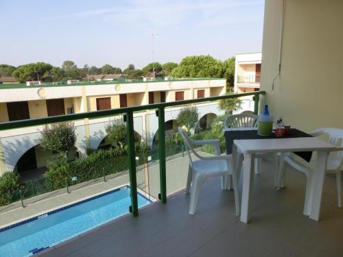 One-Bedroom Apartment room in Villaggio Lia