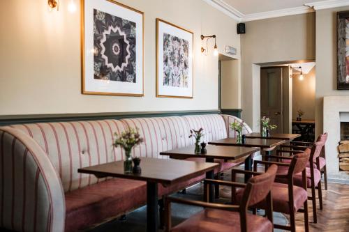 餐廳, 梅休因阿姆斯賓館 (The Methuen Arms) in 科斯罕