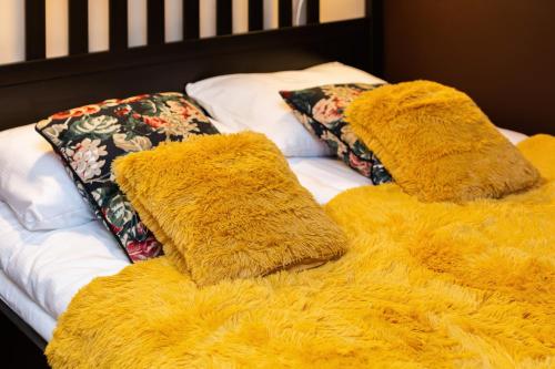 Apartments Warsaw Świętojańska by Renters - image 2