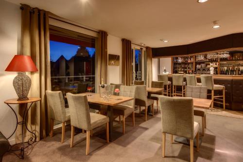 Pub/Lounge, Les Ormes Domaine et Resort in Dol-de-Bretagne