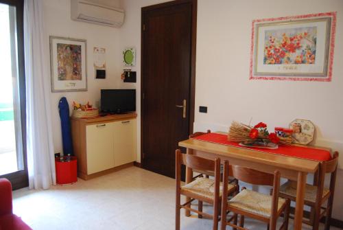 Two-Bedroom Apartment image 3