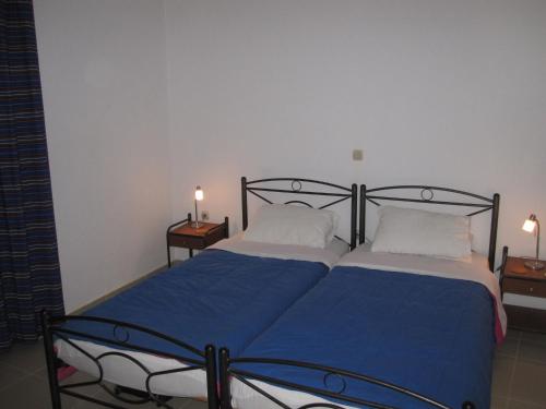  Spacious holiday home, swimming pool in picturesque village Plaka near Chania in Kaloí Lákkoi