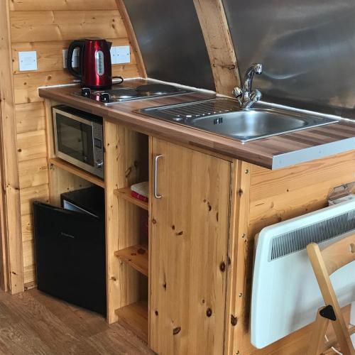 кухня, Loch Shin Glamping Pods in Лерг