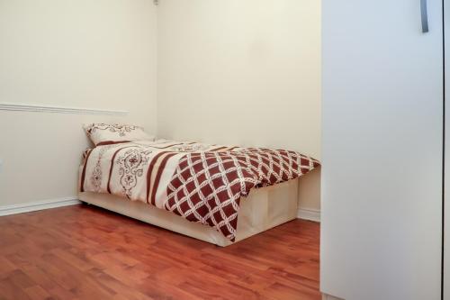 Concord Drive - Deluxe Guest Room 1, Beckton, London