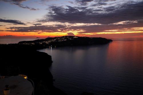 Erkély/terasz, The Cliff Reflections - Adults Only in Megalochori