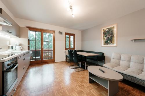 Konyha, BookNassfeld in Tropolach