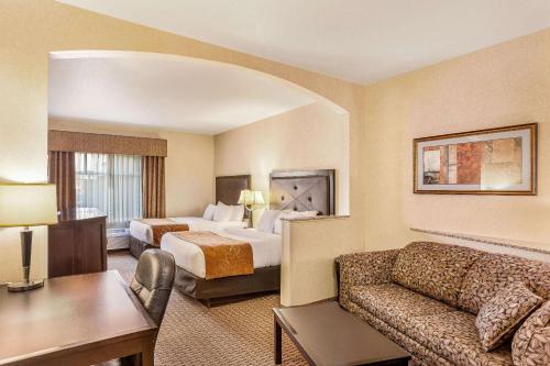 Comfort Suites