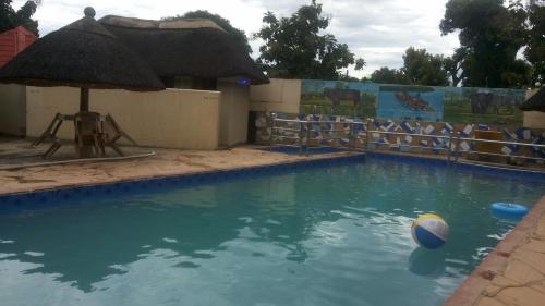 Uima-allas, Dubai Resort Hotel in Adjumani