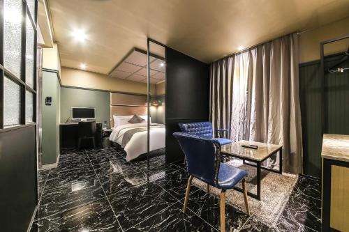 Docking Hotel