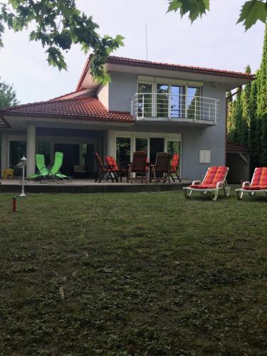  Megtart-lak Villa in Balatonszárszó