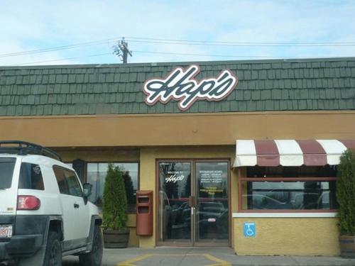 Contemporary Farmhouse Home - King Bed - Double Garage Parking - Free WiFi & Netflix - Long Stays We