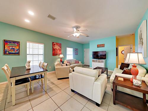 “Nature’S Haven” - Updated Condo W/ Pool & Lake Condo - image 7