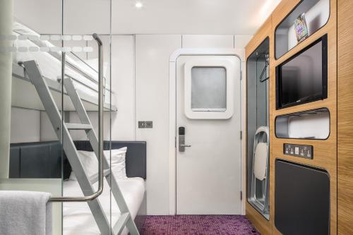 YOTELAIR London Gatwick Airport