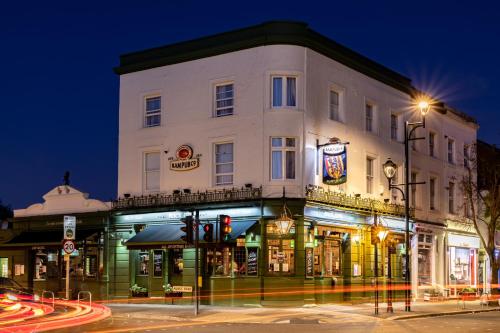 Vista exterior, Black Lion in Kingston upon Thames