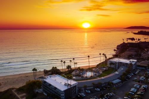 SeaCrest OceanFront Hotel