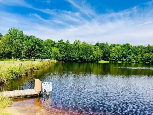 Mt. Maplewood Lake House Apt.