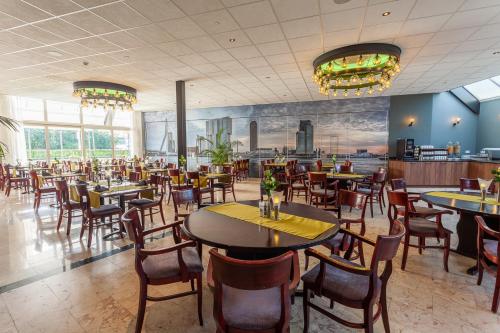 ห้องอาหาร, Atlas Hotel Holiday in สปิจเนนิซ