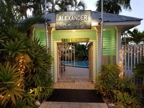 Alexander Palms Court - No Hidden Resort Fees! - 숙소 외관