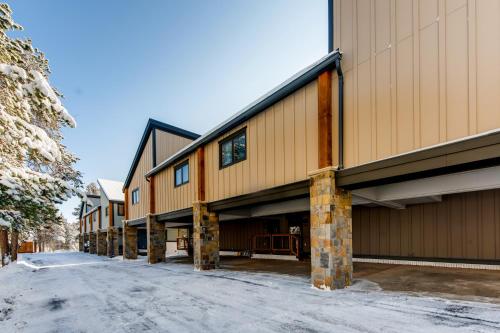 Mount Royal Townhome - image 10