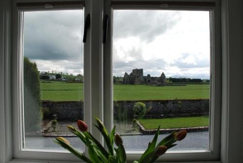 Pandangan, O'Briens Cashel Lodge in Cashel