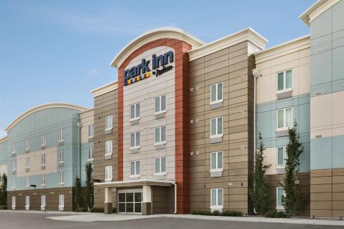 Park Inn by Radisson Calgary Airport North AB - image 4