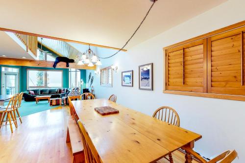 DuHaus Green in Big White, Canada